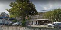 Suspeito foi levado ao Hospital Municipal Carlos Tortelly, mas não sobreviveu  Foto: Reprodução Google Street View / Estadão