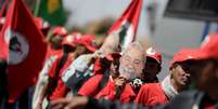 Simpatizantes do ex-presidente Luiz Inácio Lula da Silva realizam marcha em Brasília
14/08/2018
REUTERS/Ueslei Marcelino  Foto: Reuters