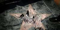 Estrela de Donald Trump na Cal&ccedil;ada da Fama em Hollywood depois de ser vandalizada  Foto: Lucy Nicholson / Reuters