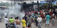 Brasileiros atacaram venezuelanos em Pacaraima (RR)  Foto: Mauricio Castillo / Reuters