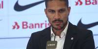 Paolo Guerrero durante sua apresentação no Internacional no dia 15 de agosto  Foto: ROBERTO VINICIUS/AGAFOTO / Gazeta Press