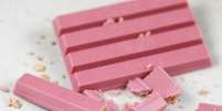 KitKat rosa é feito com biscoito wafer e chocolate Cacau Ruby.  Foto: Nestlé / Divulgação / Estadão