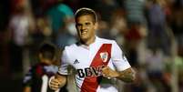 O volante Bruno Zuculini em campo pelo River Plate  Foto: Agustin Marcarian / Getty Images