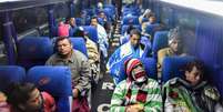Homens, mulheres e crianças tentam entrar em países vizinhos para escapar da crise econômica que piorou na Venezuela desde 2015  Foto: AFP/Getty Images / BBC News Brasil