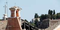 Parte de teto que desabou em igreja de Roma
30/08/2018 REUTERS/Alessandro Bianchi  Foto: Reuters