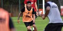 Liziero pode pintar como titular no meio de campo do São Paulo no jogo de domingo (Foto: Eduardo Carmim/Photo Premium/Lancepress!)  Foto: Lance!