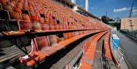 De acordo com a administração do estádio, 100 cadeiras foram danificadas  Foto: Werther Santana / Estadão