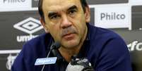 Ricardo Gomes pode deixar o Santos para comandar o Bordeaux  Foto: Maur&iacute;cio de Souza / Estad&atilde;o