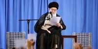 Líder supremo do irã, Ali Khamenei, em Teerã 13/08/2018 Site oficial de Khamenei/Divulgação via Reuters  Foto: Reuters