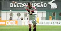 Reinaldo não jogará contra o Bahia no próximo sábado por ter levado o terceiro cartão amarelo  Foto: Alessandra Torres/Agência Eleven / Gazeta Press