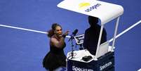 Serena Williams discutiu com o árbitro Carlos Ramos durante a final do Aberto dos Estados Unidos  Foto: Danielle Parhizkaran / USA Today Sports / Reuters