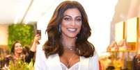 Juliana Paes disse que o cisto nas cordas vocais n&atilde;o &eacute; grave  Foto: AGNews / PurePeople