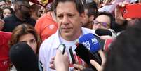 Haddad participou de ato de campanha na Avenida Paulista neste domingo (16)  Foto: FÁBIO VIEIRA / Estadão Conteúdo