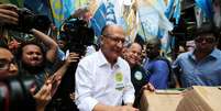 Candidato &agrave; Presid&ecirc;ncia pelo PSDB, Geraldo Alckmin, faz campanha em mercado popular no Rio de Janeiro
13/09/2018
REUTERS/Sergio Moraes  Foto: Reuters