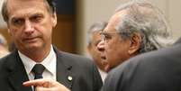 Jair Bolsonaro conversa com Paulo Guedes durante evento no Rio de Janeiro
06/08/2018 REUTERS/Sergio Moraes  Foto: Reuters