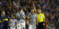 Dedé foi expulso após um choque com o goleiro do Boca Juniors  Foto: Agustin Marcarian / Reuters