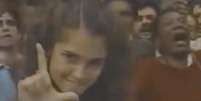 A jovem Sandra Annenberg no vídeo da propaganda eleitoral de Lula na TV em 1989  Foto: Reprodução