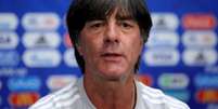 Löw afirma que tentou várias vezes fazer contanto com o meia (Foto: Divulgação / DFB)  Foto: Lance!