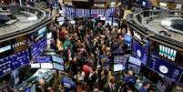 Operadores trabalham na New York Stock Exchange (NYSE) em Nova York, EUA
02/05/2018
REUTERS/Brendan McDermid  Foto: Reuters
