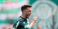 Hyoran, do Palmeiras, fez um dos gols no triunfo sobre o Cruzeiro no último domingo; vitória quebrou tabu que se sustentava desde 2015  Foto: DJALMA VASSÃO / Gazeta Press