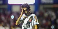 Rafael Galhardo, jogador do Vasco, durante partida contra o Paraná  Foto: GERALDO BUBNIAK / Gazeta Press