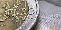 Moeda de euro em foto ilustrativa
16/03/2016
REUTERS/Phil Noble/Illustration  Foto: Reuters