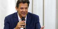 Candidato à Presidência pelo PT, Fernando Haddad, dá entrevista coletiva em Curitiba
08/10/2018
REUTERS/Rodolfo Buhrer  Foto: Reuters