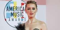 Amber Heard durante o American Music Awards, em 2018  Foto: Mike Blake  / Reuters