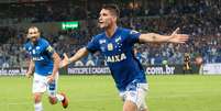 Thiago Neves comemora gol do Cruzeiro  Foto: Alessandra Torres / Eleven / Estadão Conteúdo