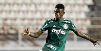 O Barcelona quer um zagueiro e está de olho em Vitão (Foto: Ag. Palmeiras)  Foto: Lance!