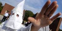 Ku Klux Klan defende a superioridade dos descendentes de europeus sobre negros e judeus  Foto: Getty Images / BBC News Brasil