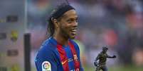 Ronaldinho em amistoso com o Barcelona, em 2017  Foto: EPA / Ansa - Brasil