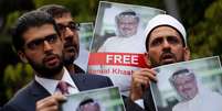 Ativistas e amigos de jornalista saudita Jamal Khashoggi participam de protesto na  frente do consulado saudita em Istambul 8/10/2018 REUTERS/Murad Sezer  Foto: Reuters