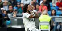 Autor do gol do Real, Marcelo lamenta chance perdida durante derrota para o Levante  Foto: REUTERS/Susana Vera / Reuters