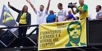 Protesto em apoio a Bolsonaro em Barueri, São Paulo.   Foto: RONALDO SILVA/FUTURA PRESS / Estadão