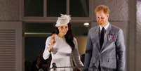 Príncipe Harry e Meghan acenam para o público na sacada do hotel Grand Pacific, em Suva, Fiji 23/10/2018 REUTERS/Phil Noble /Pool  Foto: Reuters