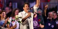 Candidato do PT à Presidência, Fernando Haddad, durante comício no Rio de Janeiro  Foto: Reuters