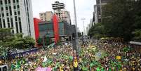 Multidão reunida na avenida Paulista em manifestação a favor de Bolsonaro, no último domingo  Foto: Renato S. Cerqueira / Futura Press