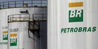 Logo da Petrobras em tanques de combustível em Paulinia, São Paulo
01/07/2017 REUTERS/Paulo Whitaker  Foto: Reuters
