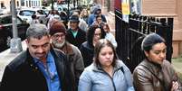 Movimentação de eleitores durante votação para o segundo turno das Eleições 2018, em Nova York, nos Estados Unidos, neste domingo (28)  Foto: Marcelo Prates / Futura Press