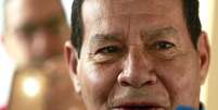 Mourão diz que ser o contrário de um 'vice decorativo'  Foto: EPA / BBC News Brasil