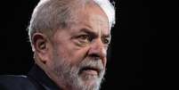 No âmbito da Lava Jato, Lula ainda é réu em dois processos que tramitam em Curitiba: o do sítio de Atibaia e o referente à compra do terreno do Instituto Lula  Foto: AFP / BBC News Brasil