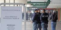 Pol&iacute;cia na entrada do tribunal que julgou o processo 'Aemilia', em Reggio Emilia  Foto: Ansa / Ansa - Brasil