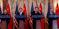 Secretários norte-americanos de Estado, Mike Pompeo, e de Defesa, James Mattis, dão entrevista coletiva conjunta com autoridades chinesas em Washington
09/11/2018 REUTERS/Leah Millis  Foto: Reuters