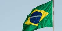 A bandeira brasileira é a única em que as estrelas reproduzem sua orientação no céu  Foto: Getty Images / BBC News Brasil