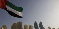 Bandeira dos Emirados Árabes Unidos, em Dubai 02/12/2007 REUTERS/Steve Crisp  Foto: Reuters
