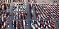 Visão aérea de terminal de cargas no porto de Hamburgo, Alemanha 01/08/2018 REUTERS/Fabian Bimmer   Foto: Reuters