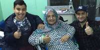 Arij Altai com o marido e o filho no Iraque: reencontro era o último desejo da mulher, que vivia no Reino Unido  Foto: Arquivo pessoal / BBC News Brasil