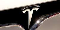 Logo da Tesla é visto em Paris 3/10/2018 REUTERS/Regis Duvignau   Foto: Reuters