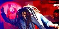 Julian Marley, filho do ícone Bob Marley, se apresenta em um show em celebração ao aniversário dos 69 anos do seu pai em Kingston, em 2014  Foto: Gilbert Bellamy / Reuters